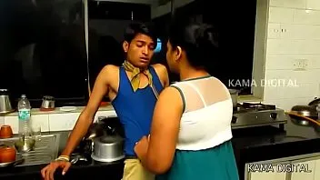 Desi Freewap Big Boob Aunty In Short